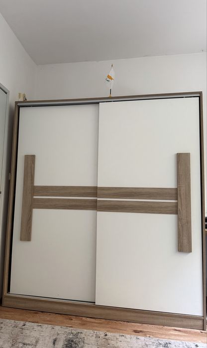 Продавам гардероб-Студентски Град