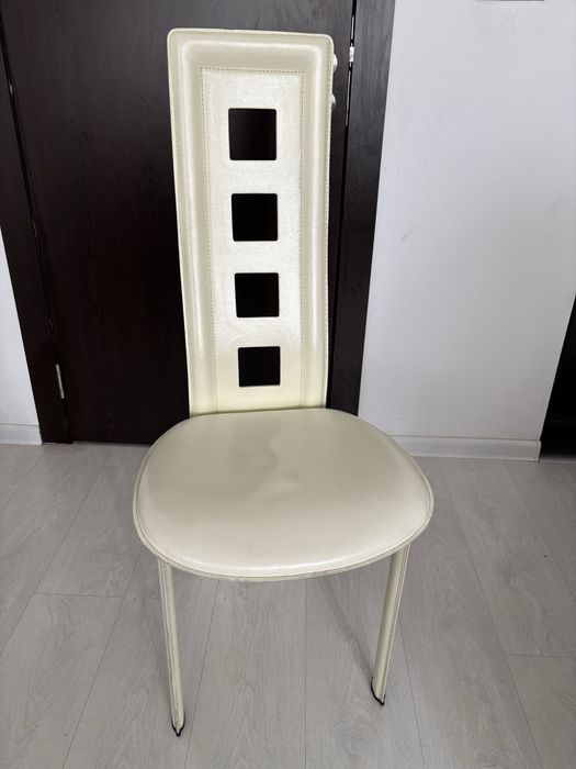 Трапезни столове