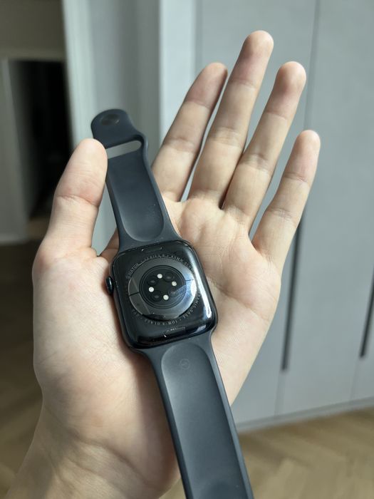Продам Apple Watch 8 45mm