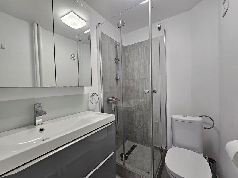 Apartament Modern, cu Vedere la DAMBOVITA- STIL & ELEGANTA