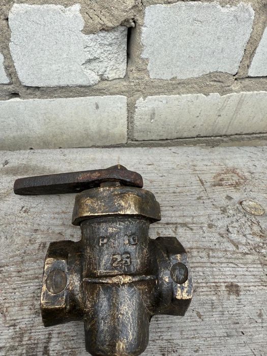 Бронзовый кран на 25 мм