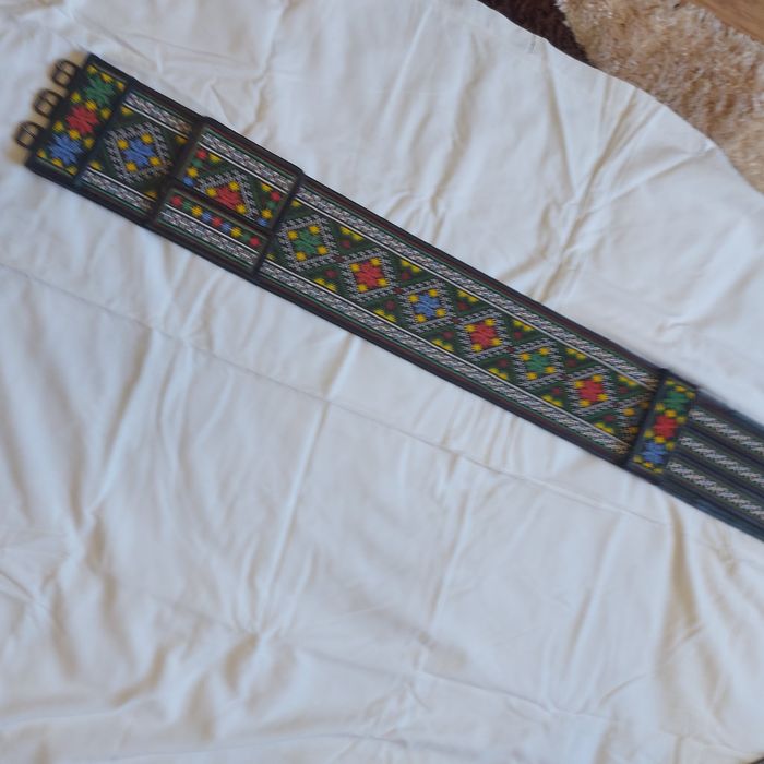 Vând curele si chimire cusute cu margele