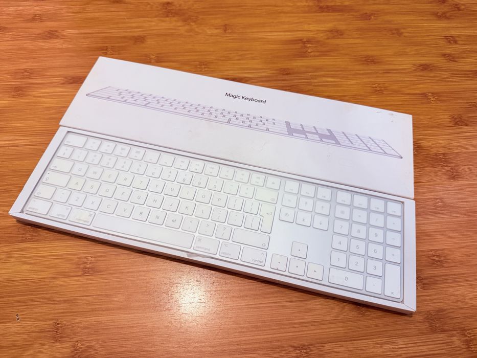 Apple Magic Keyboard / with numeric pad , USB C , noi, sigilate