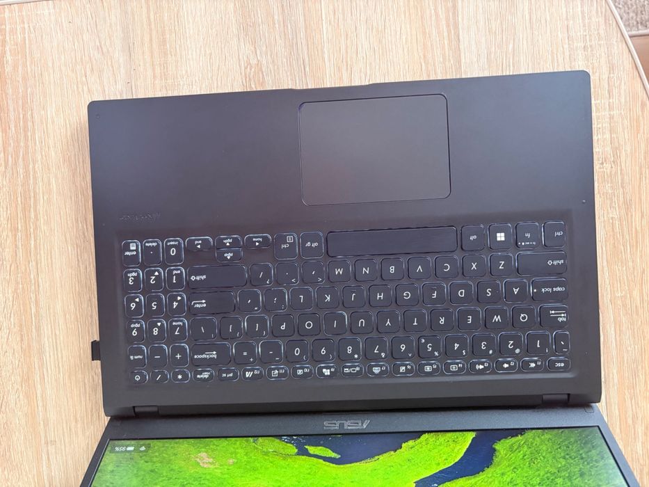 Asus Vivobook laptop