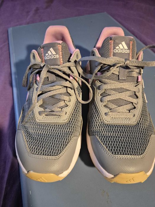 Pantofi sport, dama, ADIDAS, nr 40, purtati o data