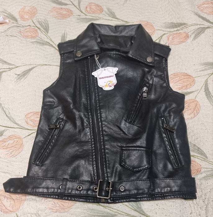 Жилет новый .  Ребёнку