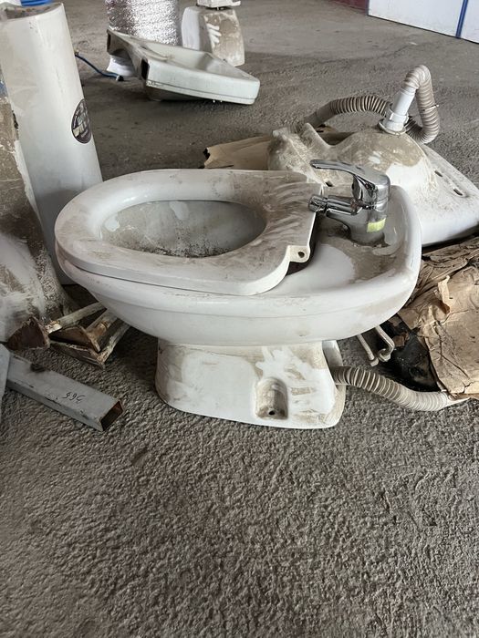 Продам раковины и ножки