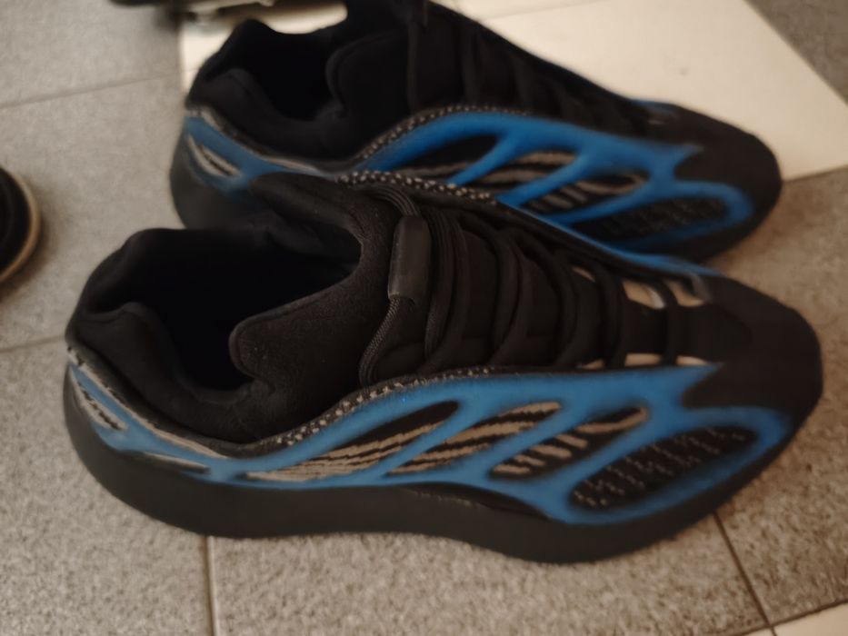 Adidas yeezy 700 V3 dark glow gx6144 marimea 42.5(27 cm)