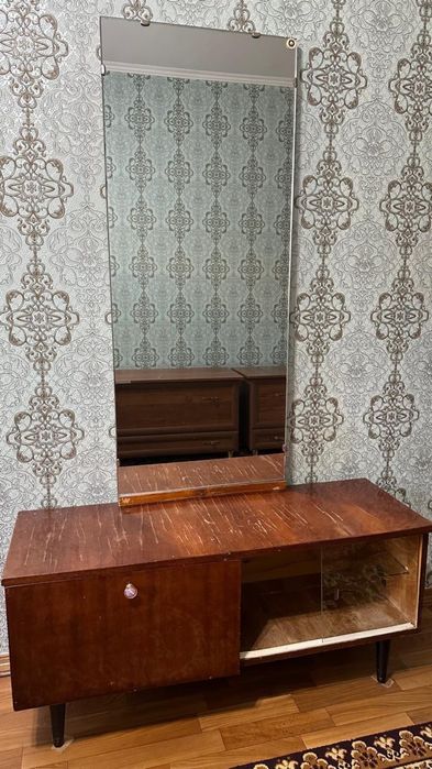 Продается советское трюмо