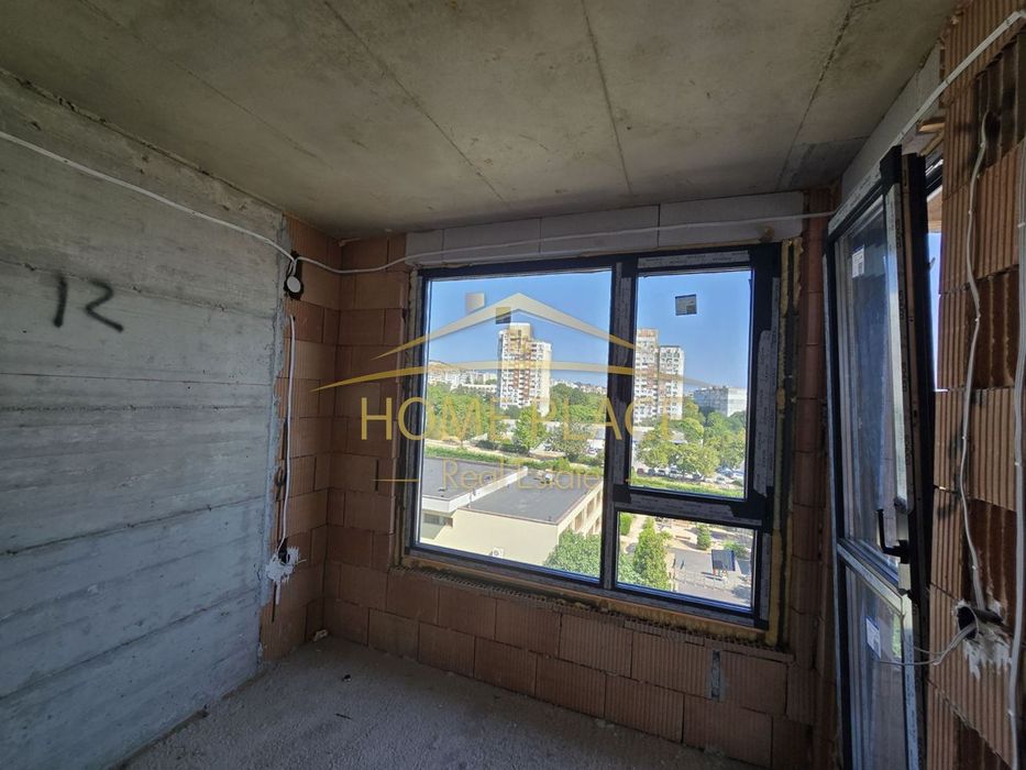 Тристаен апартамент в ж.к. Възраждане I