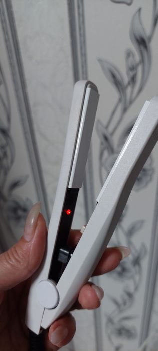 Мини преса за коса