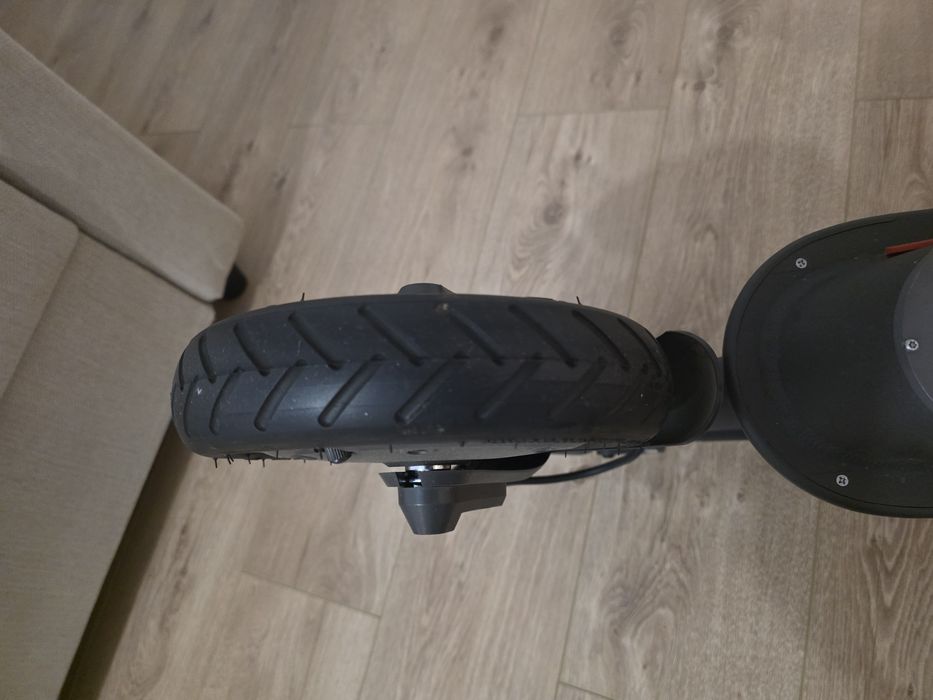 Trotinetă electrică Xiaomi Essential – stare excelentă, foarte puțin f