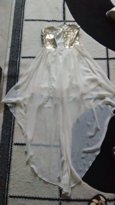 Асиметрична рокля