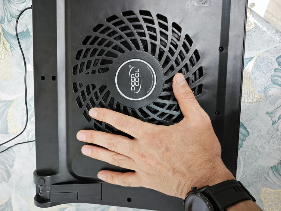 Подставка для ноутбука Deepcool NS180 FS