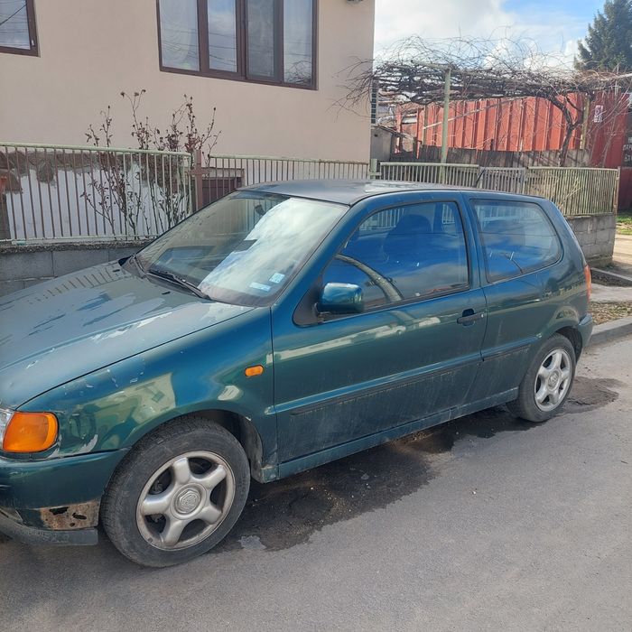 Продавам Volkswagen Polo