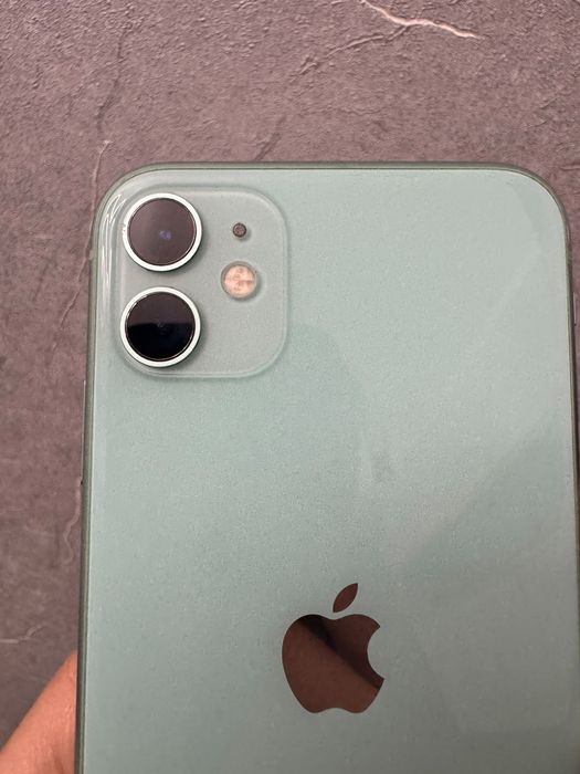 Iphone 11  память 128gb все работает