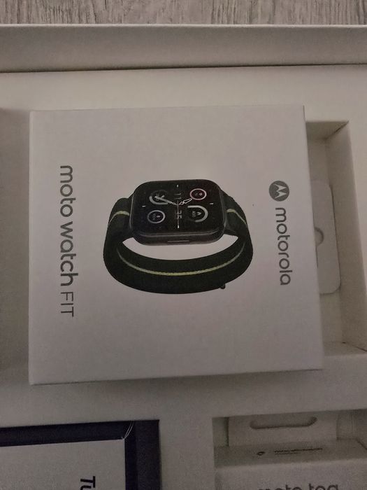 Pachet Casti bluetooth stereo Moto Buds Loop + Smartwatch + încărcător