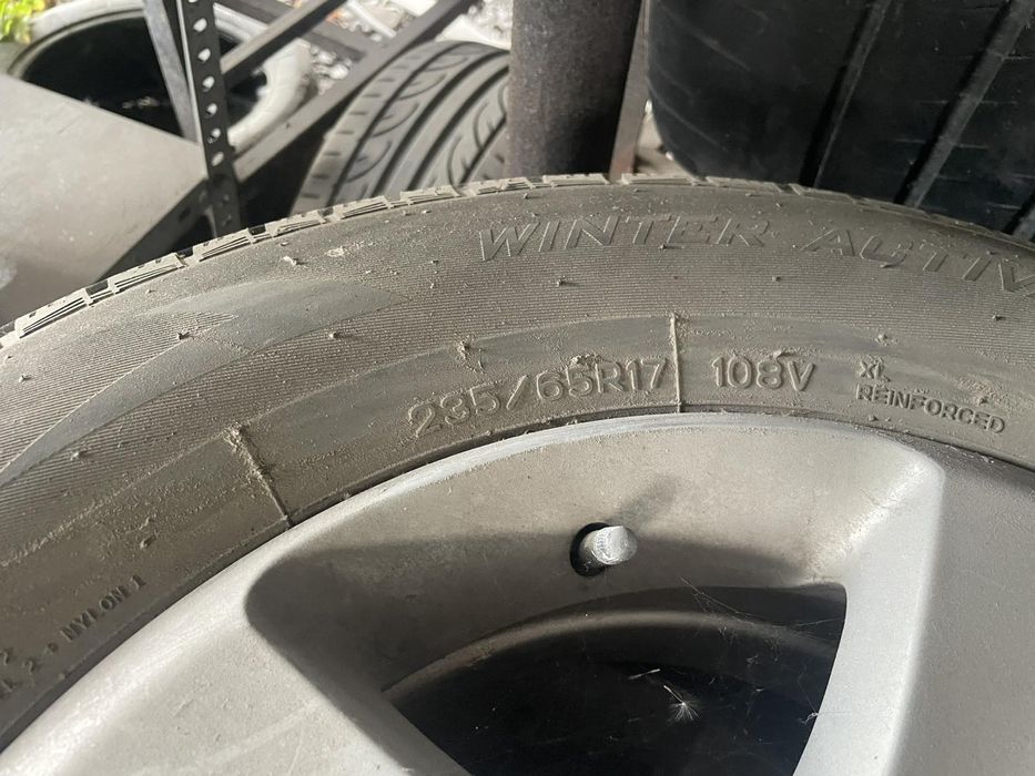 Гуми с джанти 235 /65  /17   от Фолксваген Таурег