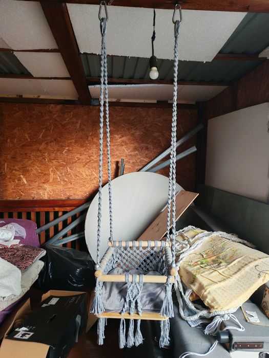 Детские качели исполненные в технике макраме