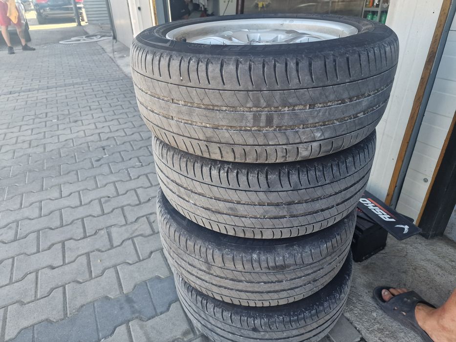 Гуми с Джанти за Audi A5,A6 225/50 R17 Michelin 2016 dot