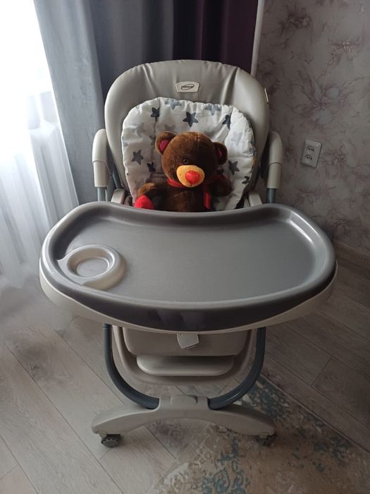 Продам дкиский стол для кормления