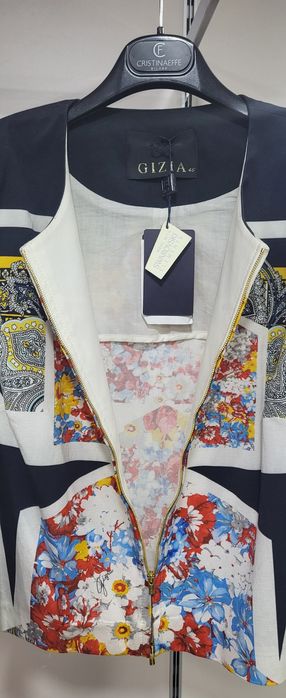 Жакет женский с на молнии.