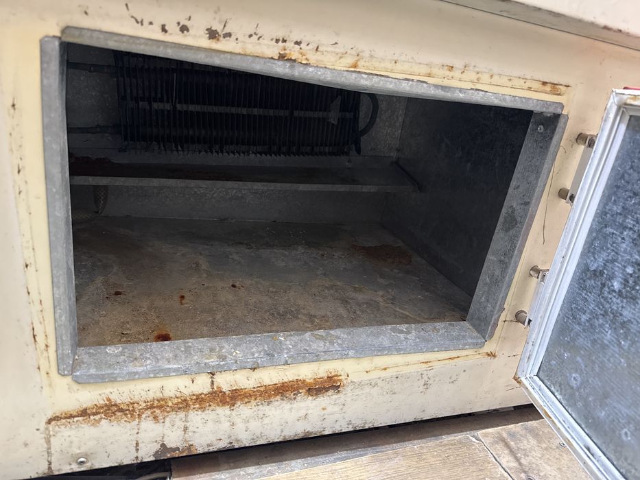 Ветрина холодилнык