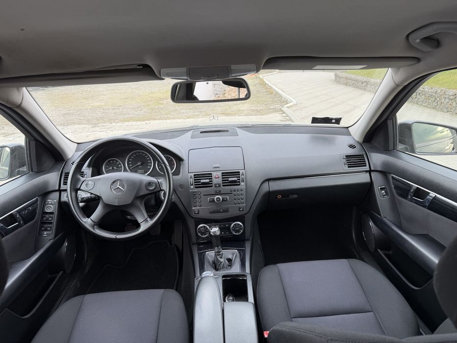 Mercedes C 200 / diesel / 2200 cm