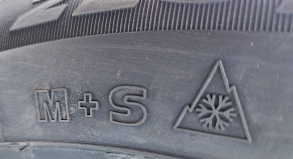 225/55 R18, 102V XL, RIKEN (by Michelin) Suv Snow, Anvelope iarna M+S