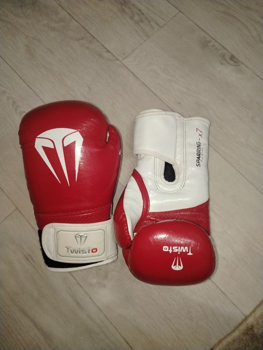 Боксёрские перчатки