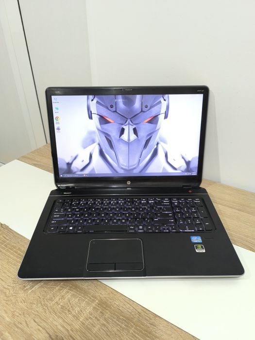 HP Envy 17" i7 8gb 240gb ssd Video Nvidia 2GB