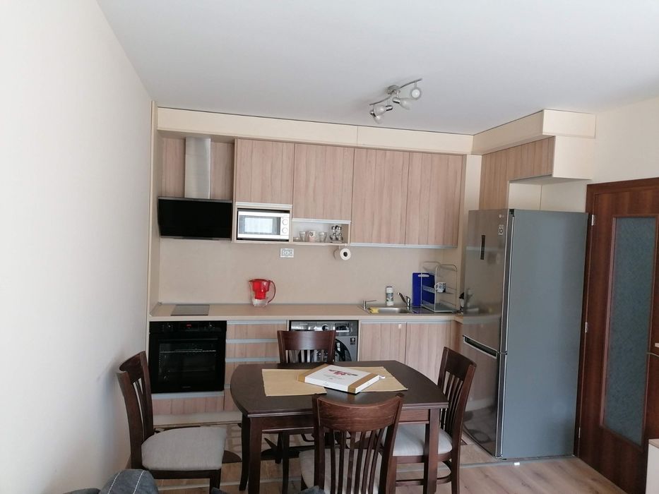 Дава се под наем Двустаен апартамент в Варна, Левски - 68 кв.м за 484.5 € - Снимка #1