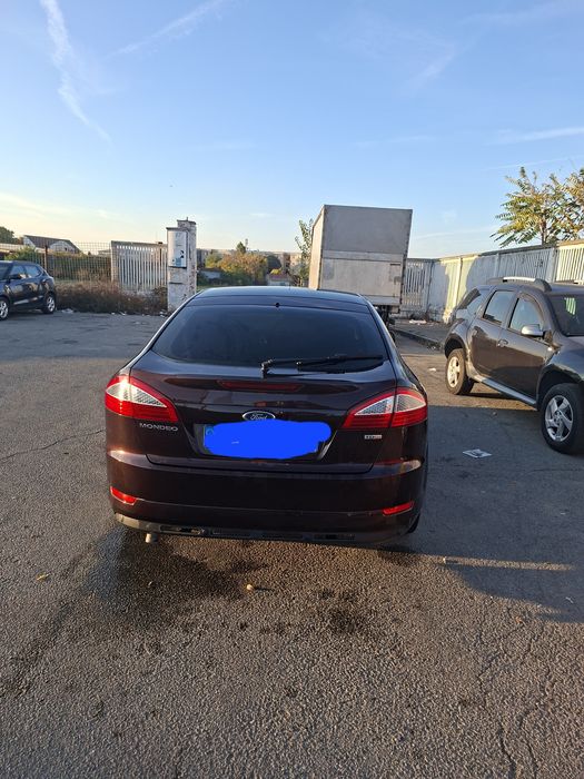 Vând Ford Mondeo
