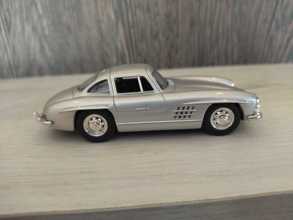 Метална количка Mercedes- Benz 300 SL !!!