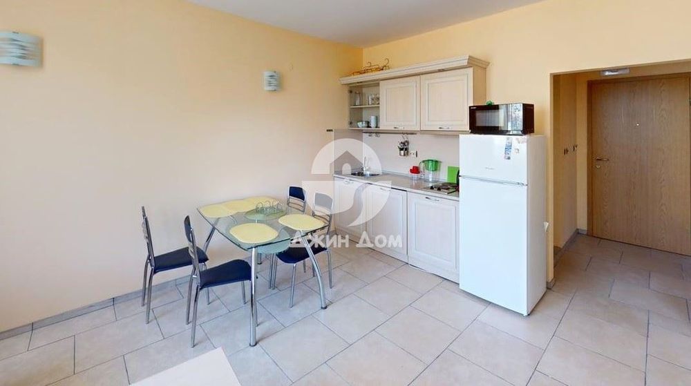 Продава се Двустаен апартамент в к.к. Слънчев бряг - 61 кв.м за 1181 €/кв.м - Снимка #2