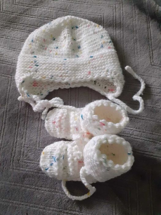 Set căciuliță și botoșei tricotate pentru copii și nou născuți