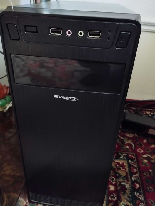 ПРОДАЕТСЯ КОМПЬЮТЕР SAMSUNG S19D300 + клавиатура+питание