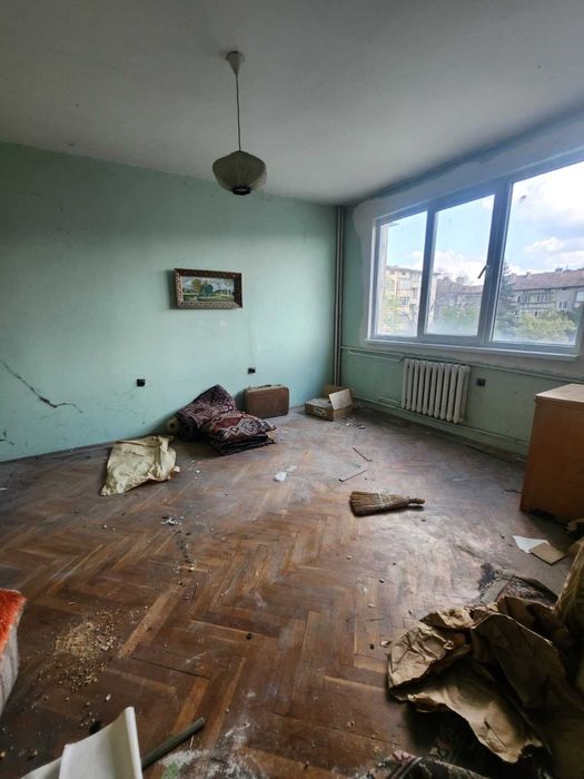 Продава се Четиристаен апартамент в Търговище, Център - 140 кв.м за 547 €/кв.м - Снимка #3