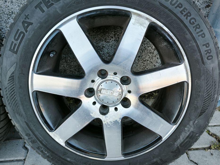 Зимни гуми 205/55/16 с джанти.