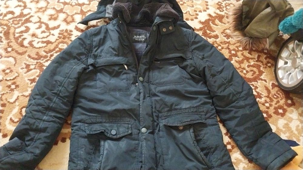 Қара куртка сатылады