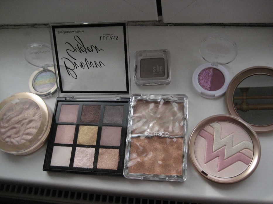 Сатенена ролка за къдрене на коса+ масажор за глава и още