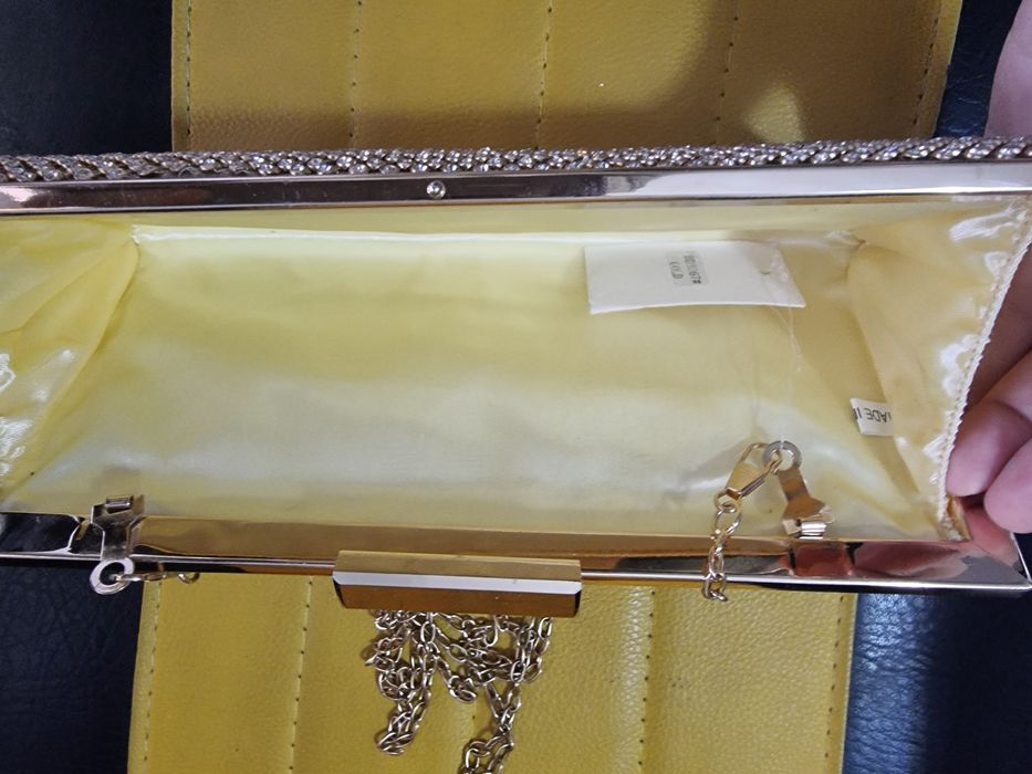 Кошелёк клатч с биркам 2 марта тойга такканман лекин янги турипти бирк