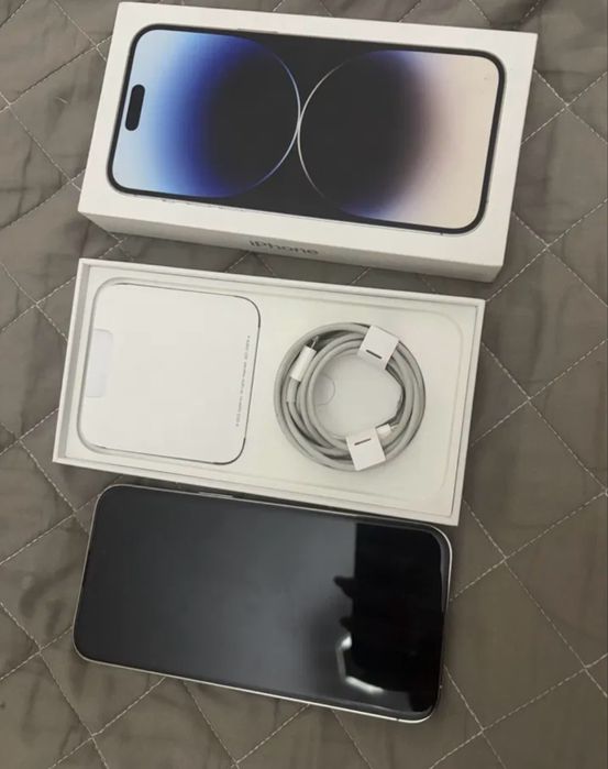 Айфон 14 Pro max с защитным скином на крышке от 17 го