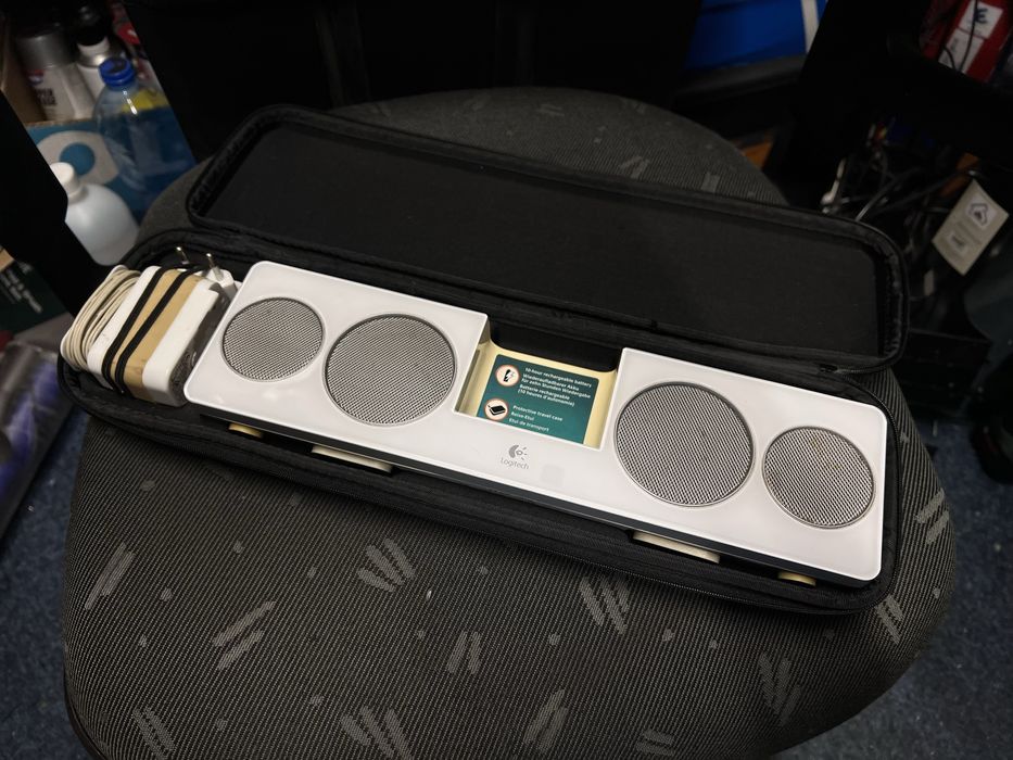 Logitech Pure-Fi Anywhere 2