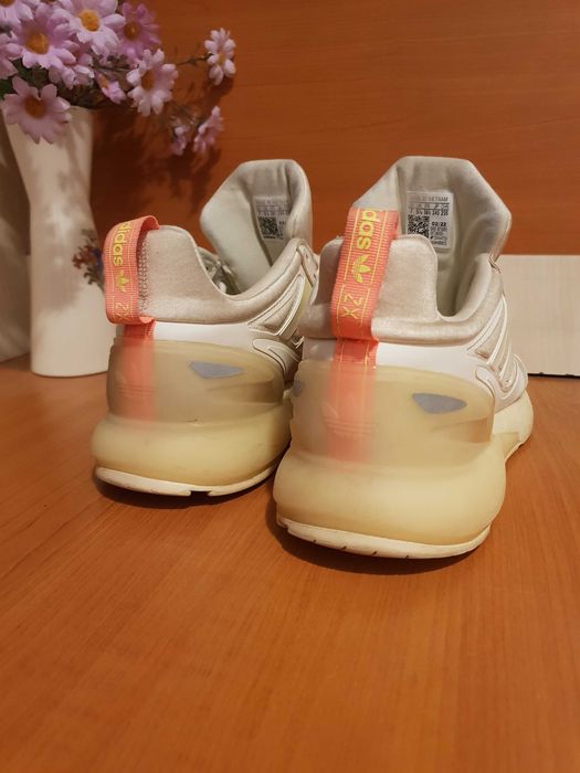 Adidasi adidas marimea 38 in stare perfectă