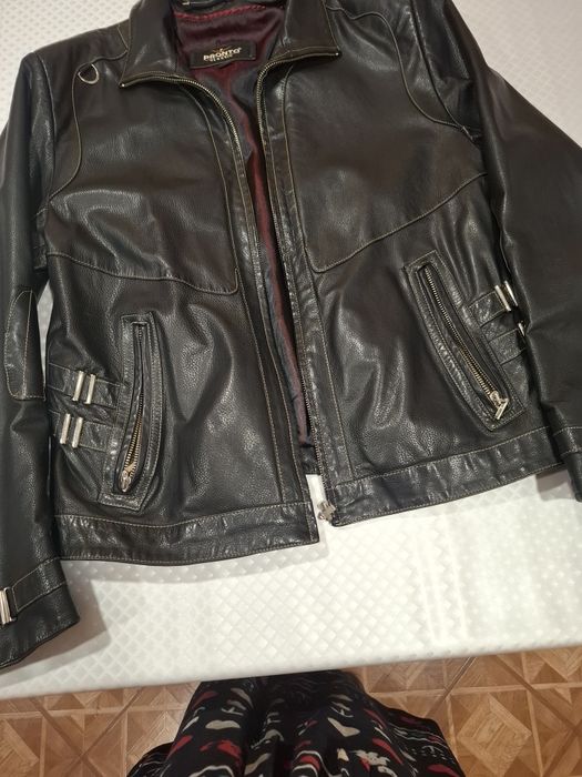 Продаю кожаную  куртку