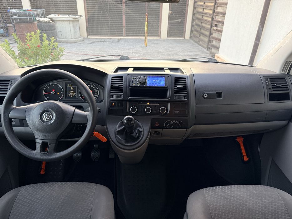 Vand VW Transporter 8+1 Locuri / 2012 Euro5 / 2.0 TDI Bluemotion  Technology