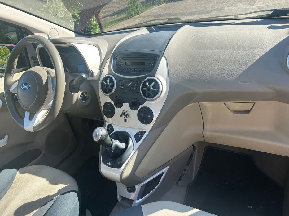 Vând Ford Ka impecabil