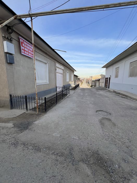 Hovli sotiladi 8,5 sotik Tokzor mahallada