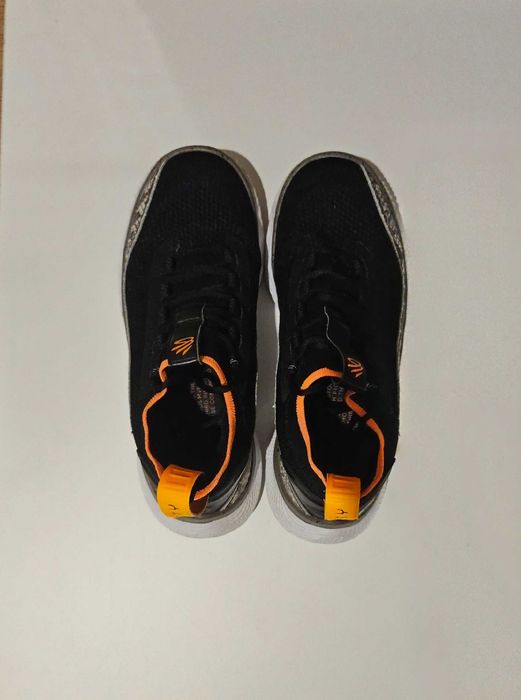 Under Armour Curry 8